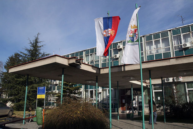 Општина се презадужи, а држава плаћа